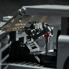 Lego Creator Expert James Bond Aston Martin Img 16 - Toyworld