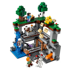 Lego Minecraft The First Adventure Img 1 - Toyworld