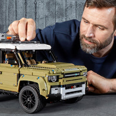 Lego Technic Land Rover Defender 42110 Img 6 - Toyworld