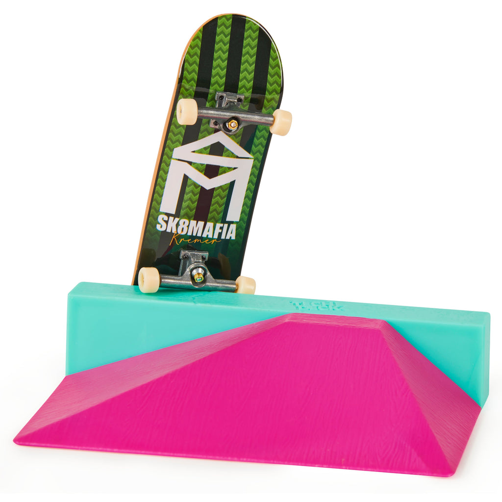 Tech Deck Street Hits Pyramid Ledge | Toyworld