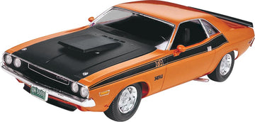 Revell 70 Dodge Challenger T Vs A - Toyworld