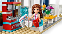 Lego Friends Heartlake Hospital 41318 Img 4 - Toyworld