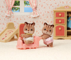 SYLVANIAN FAMILIES WALNUT SQUIRREL TWINS