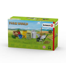 SCHLEICH FARM WORLD FEEDING AND GROOMING FARM ANIMALS SET