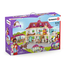 SCHLEICH LAKESIDE COUNTRY HOUSE AND STABLE