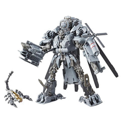 Transformers Generations Studio Series Leader Class Decepticon Blackout Img 1 - Toyworld